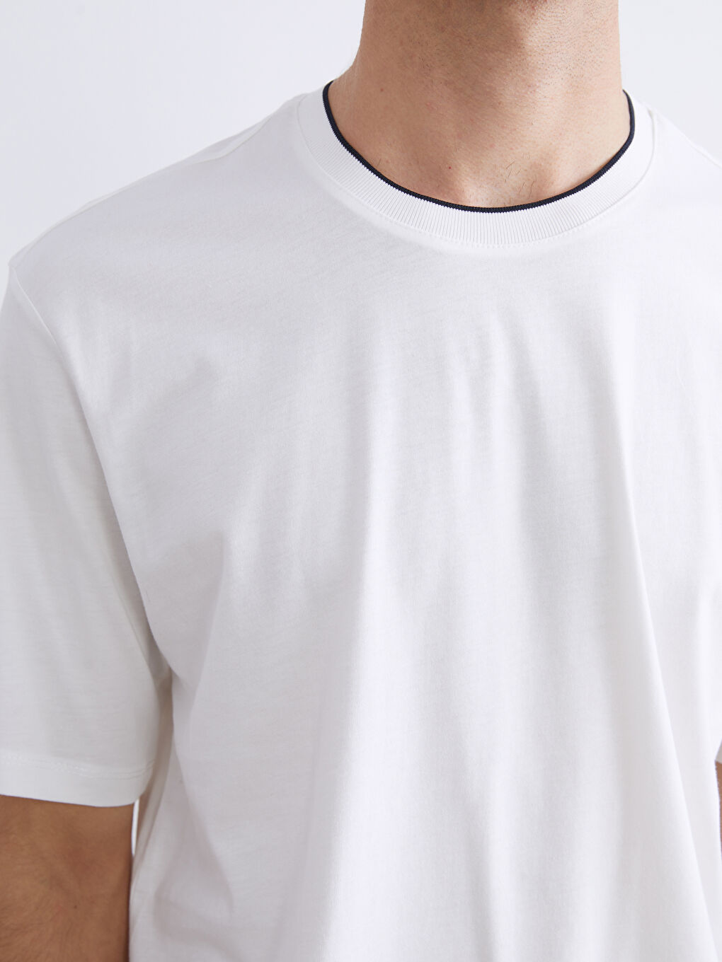 Ekru Bisiklet Yaka Penye Erkek Tişört-2