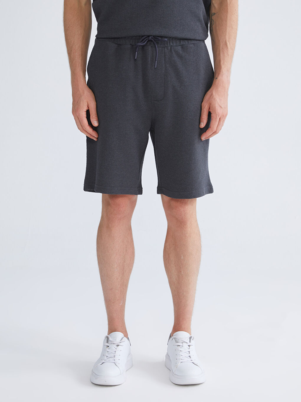 Antrasit Standart Kalıp Erkek Şort-1