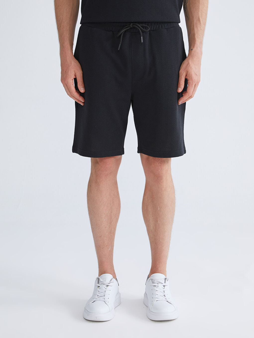 Siyah Standart Kalıp Erkek Şort-3