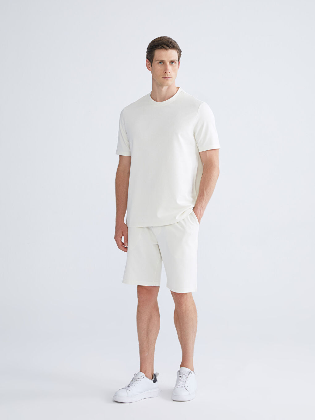 Ekru Standart Kalıp Erkek Şort