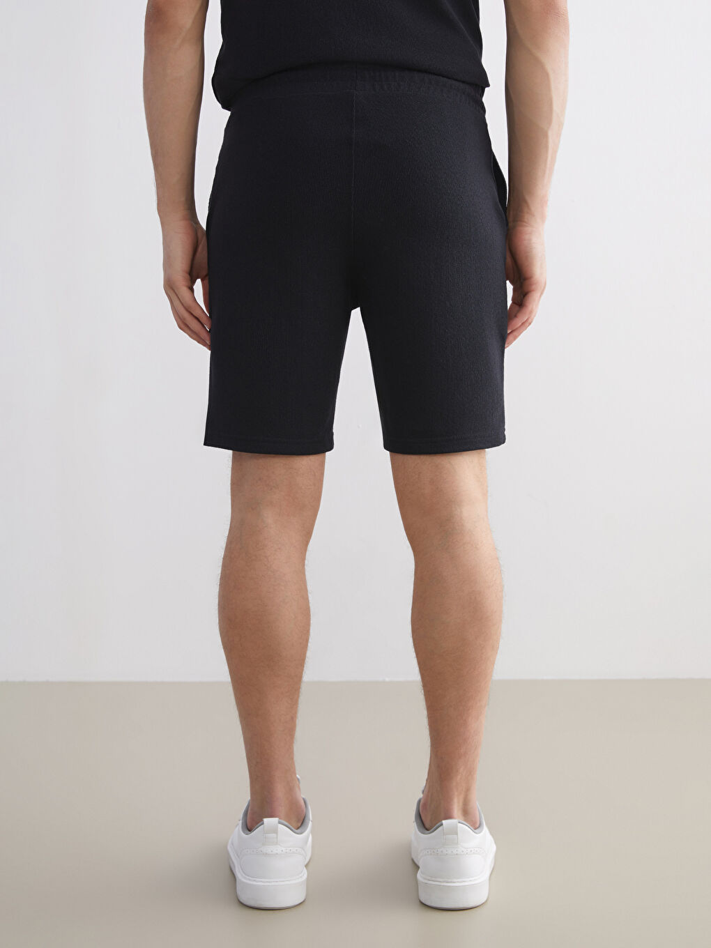 Siyah Standart Kalıp Erkek Şort-6