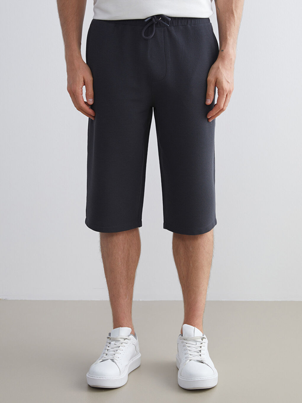 Antrasit Standart Kalıp Erkek Şort-1