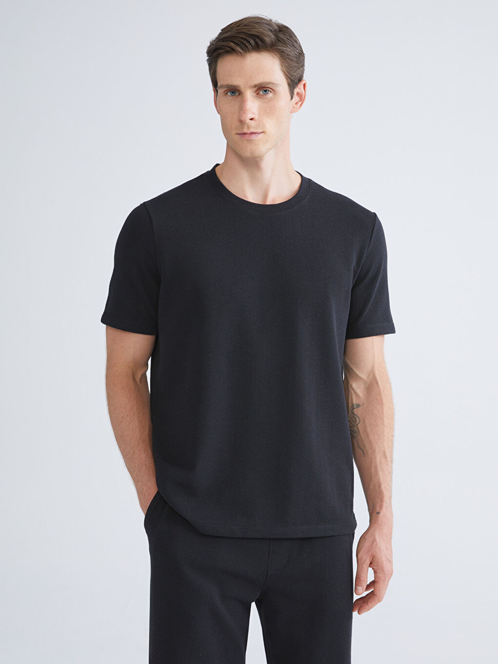 Siyah Bisiklet Yaka Erkek Tişört