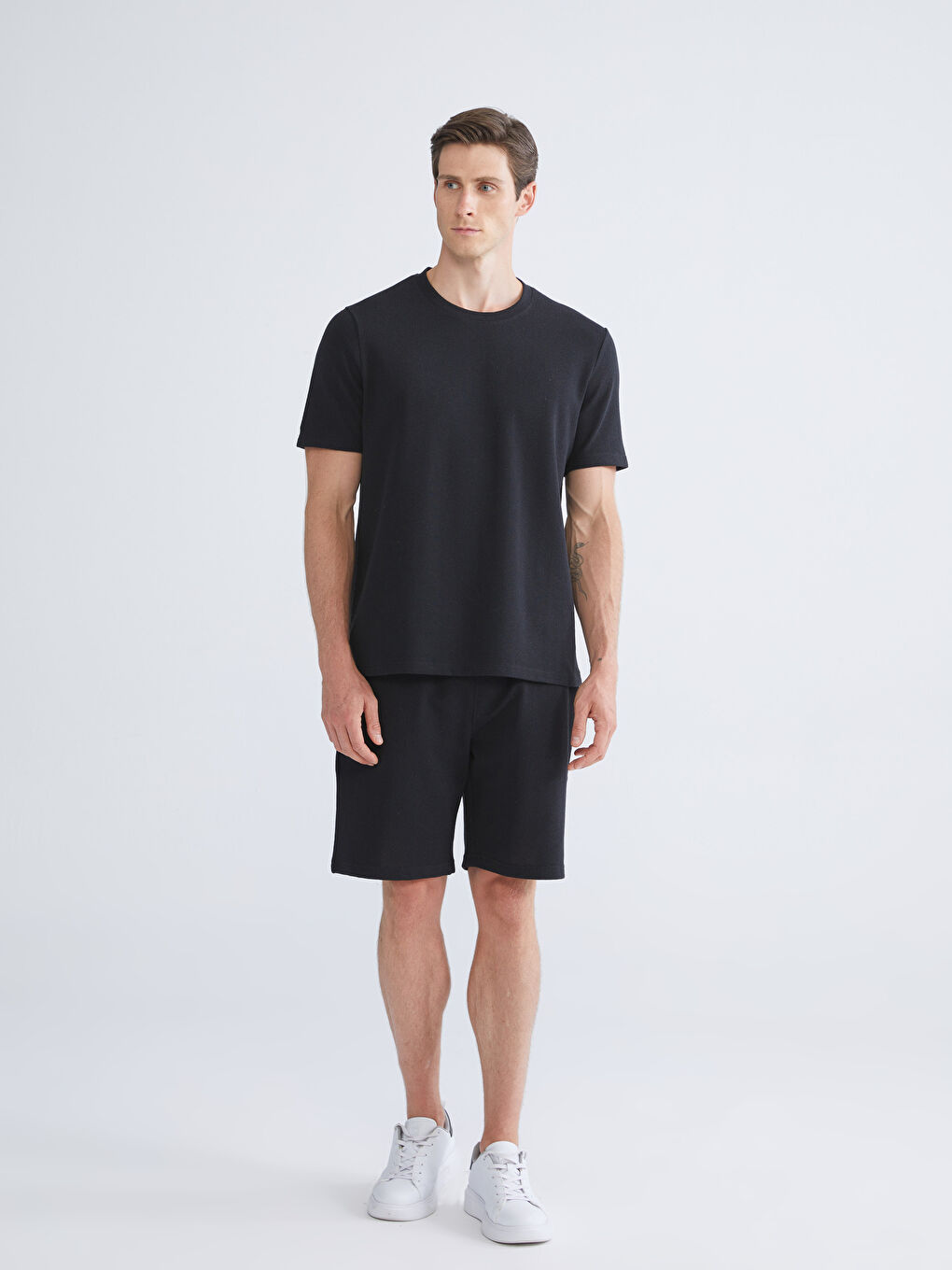 Siyah Bisiklet Yaka Erkek Tişört-3