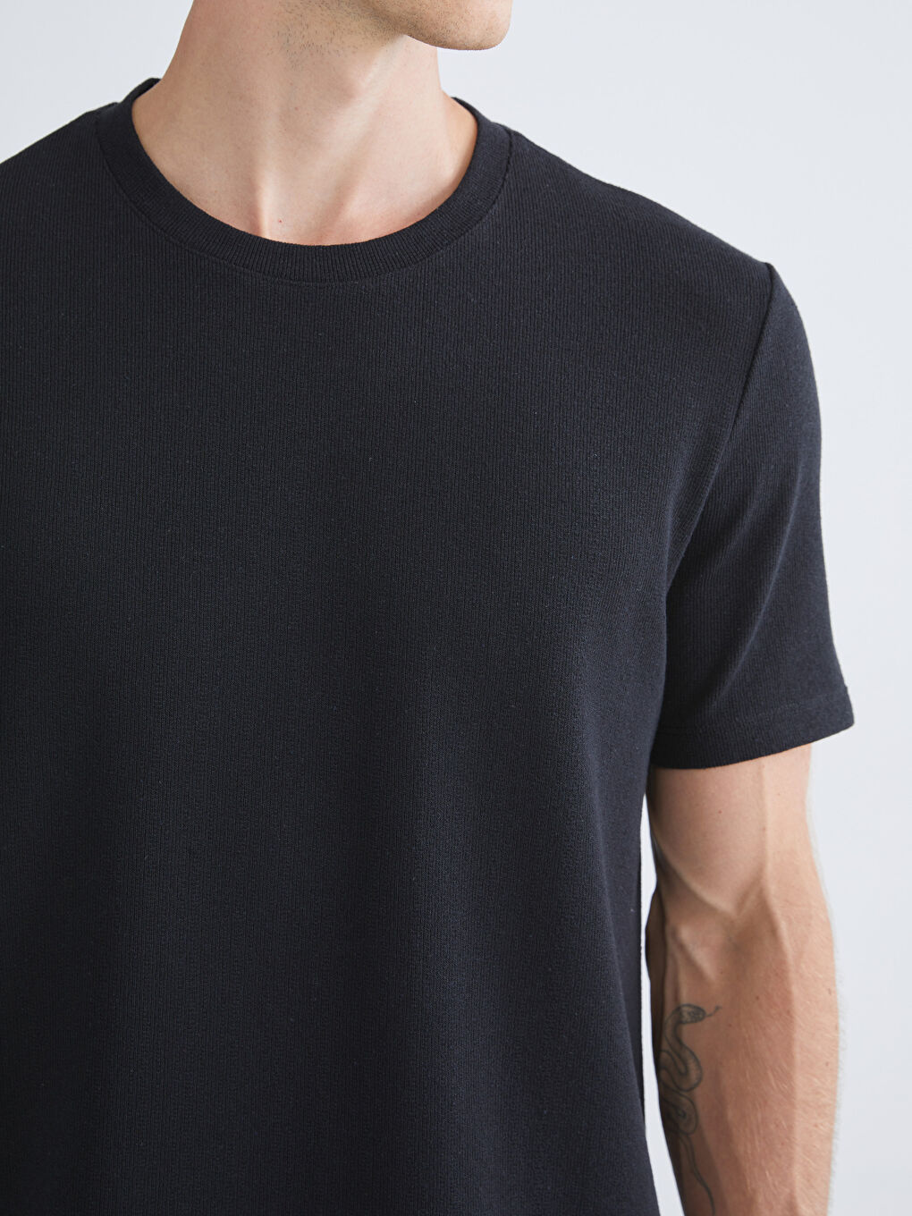 Siyah Bisiklet Yaka Erkek Tişört-5