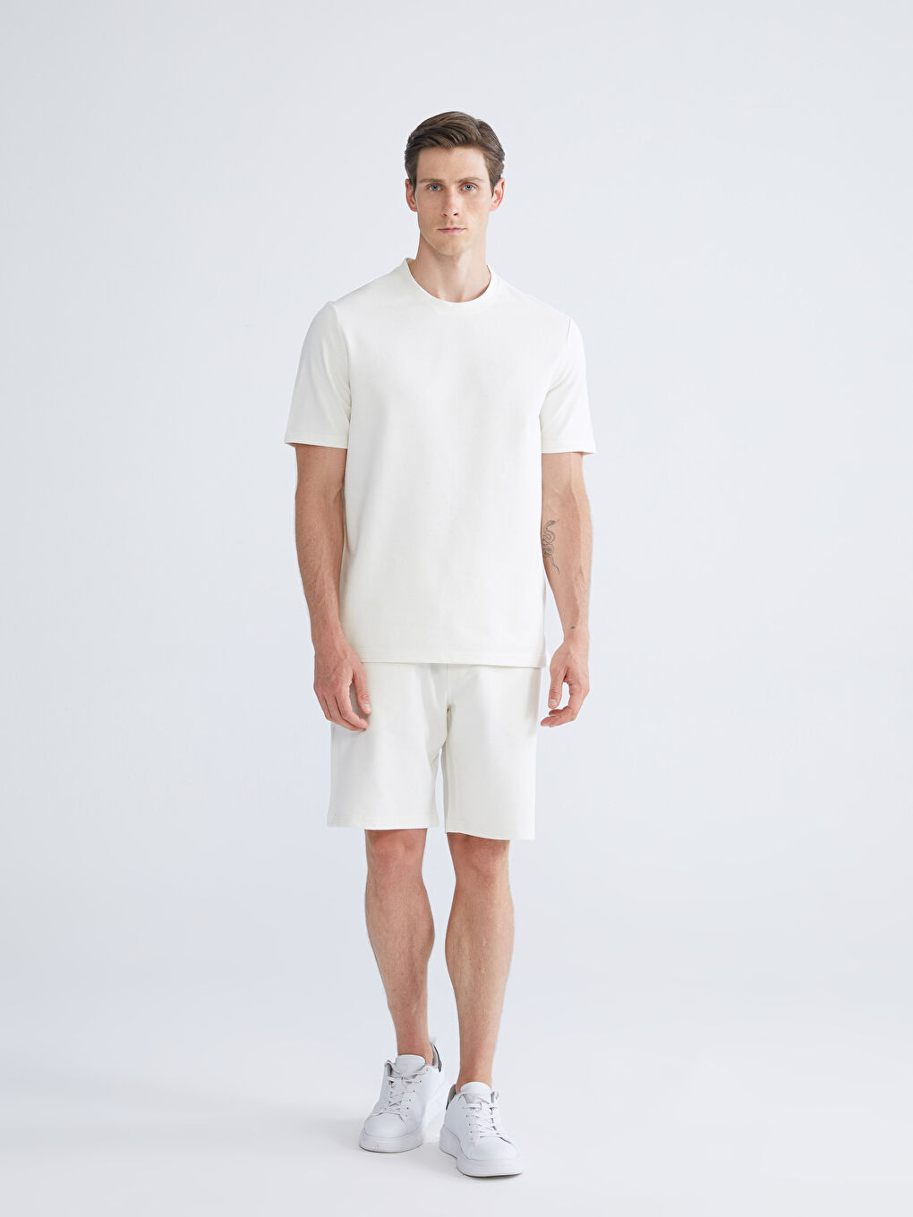 Ekru Bisiklet Yaka Erkek Tişört-1