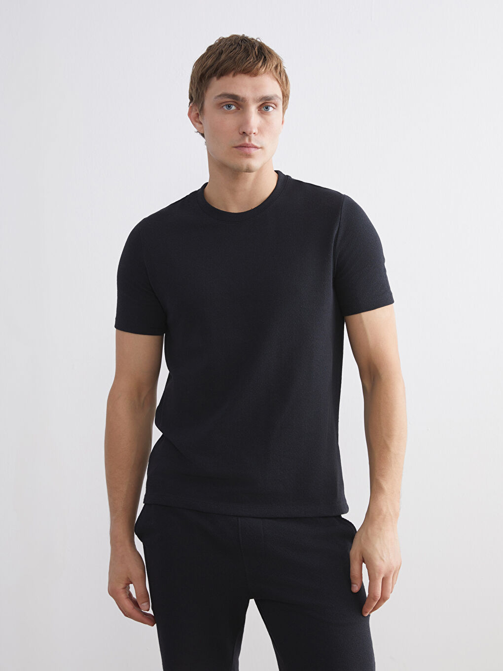 Siyah Bisiklet Yaka Erkek Tişört-1