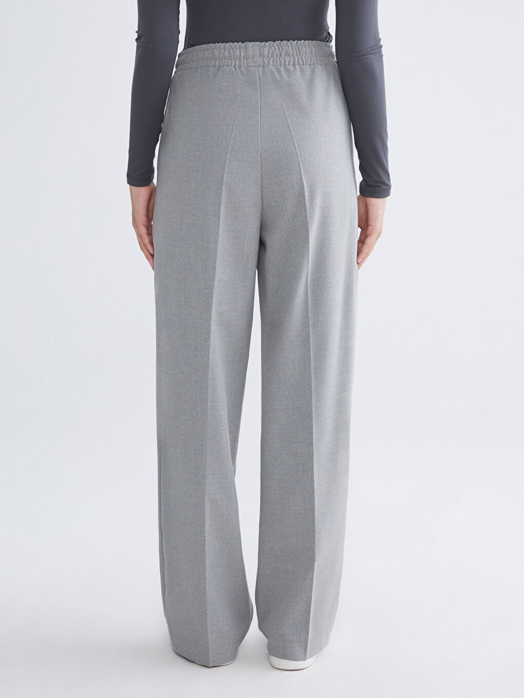 Gri Beli Lastikli Geniş Paça Kadın Pantolon-3