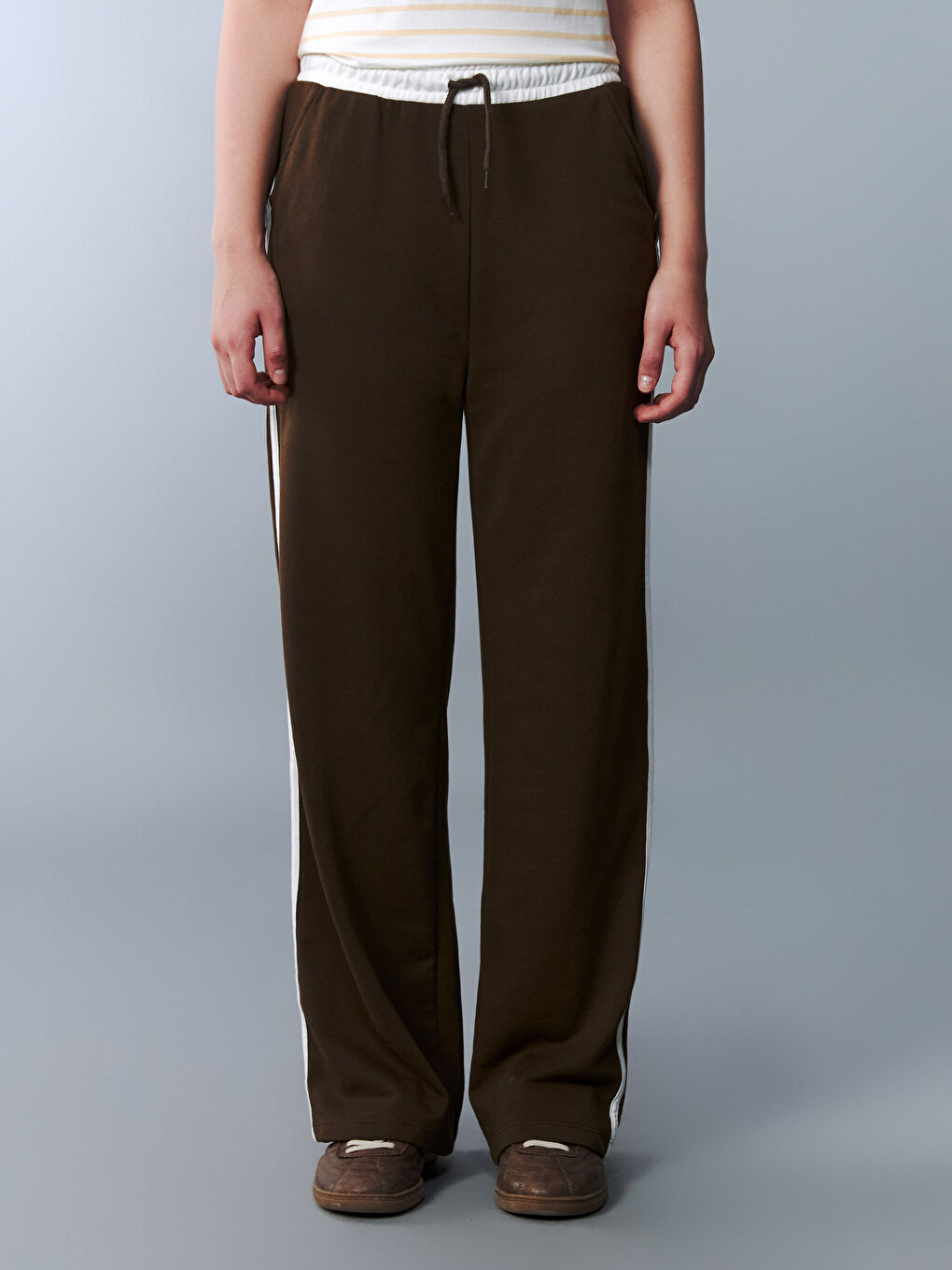 Kahverengi Beli Lastikli Genç Kız Eşofman Altı-1