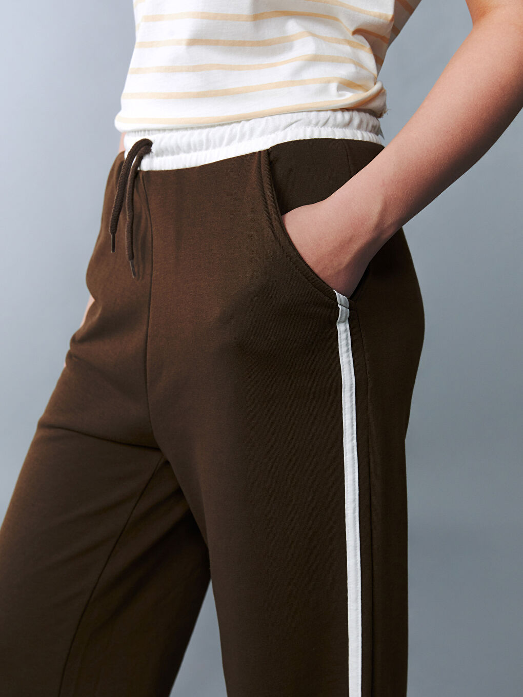 Kahverengi Beli Lastikli Genç Kız Eşofman Altı-2