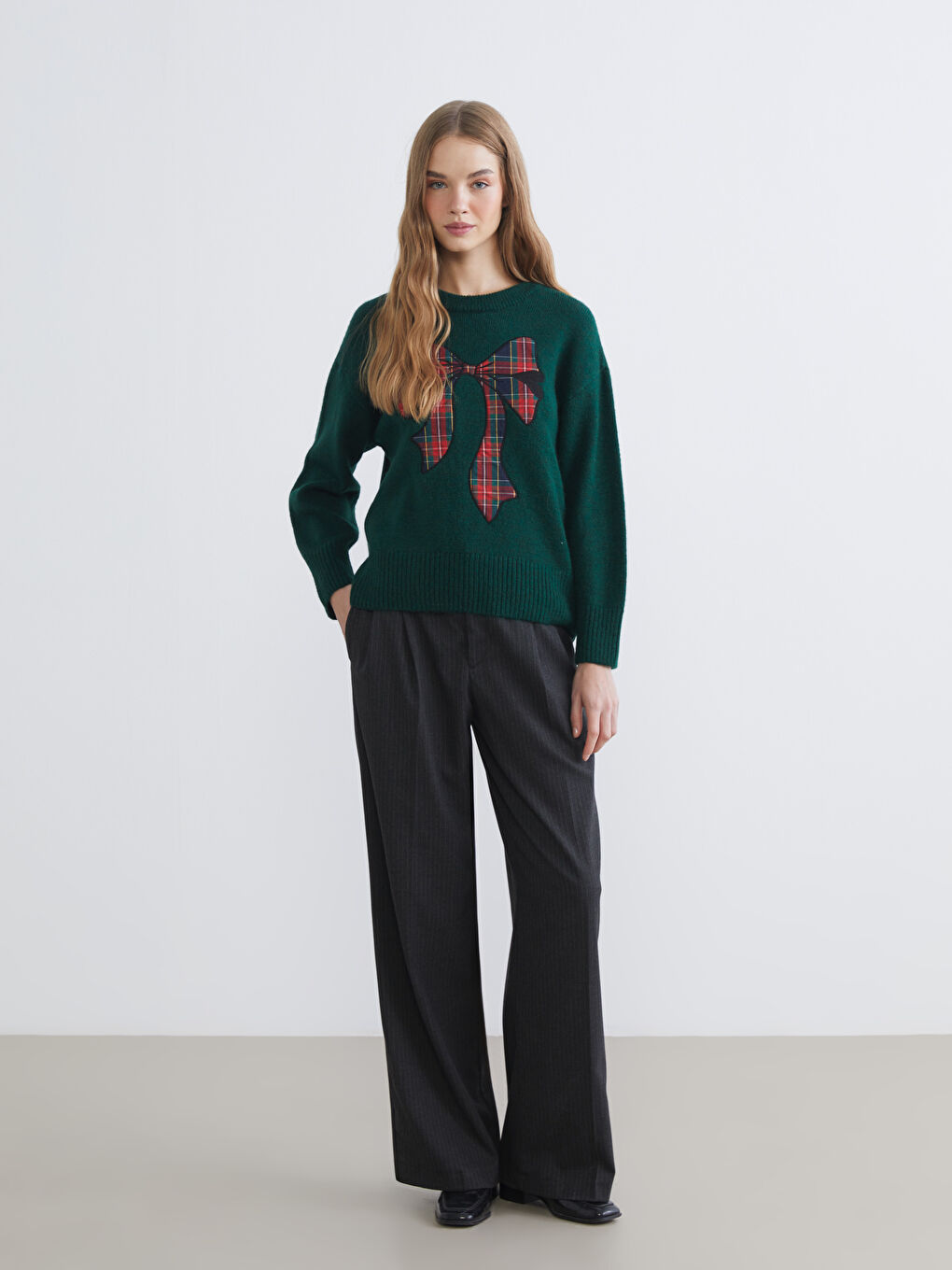 Yeşil Bisiklet Yaka Fiyonk Nakışlı Kadın Triko Kazak-1