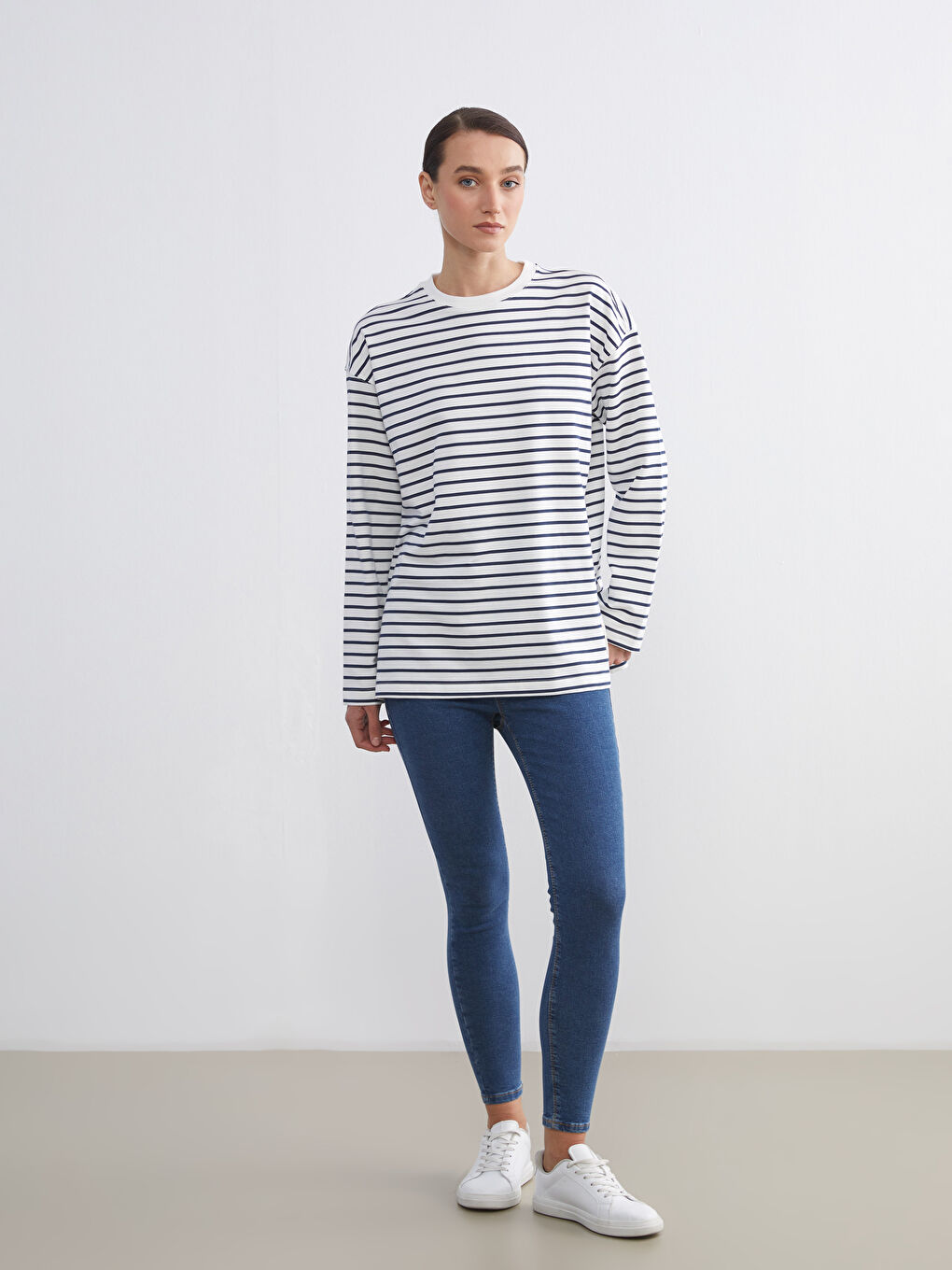 Lacivert Bisiklet Yaka Çizgili Kadın Sweatshirt-1