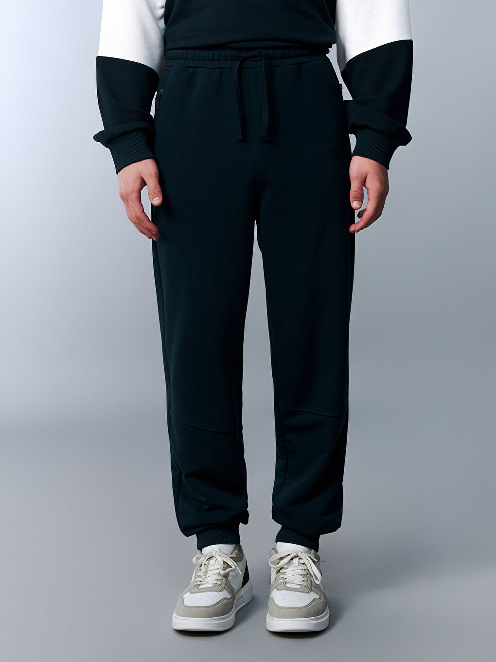 Elasticated Waist Young Men's Jogger Sweatpants-1