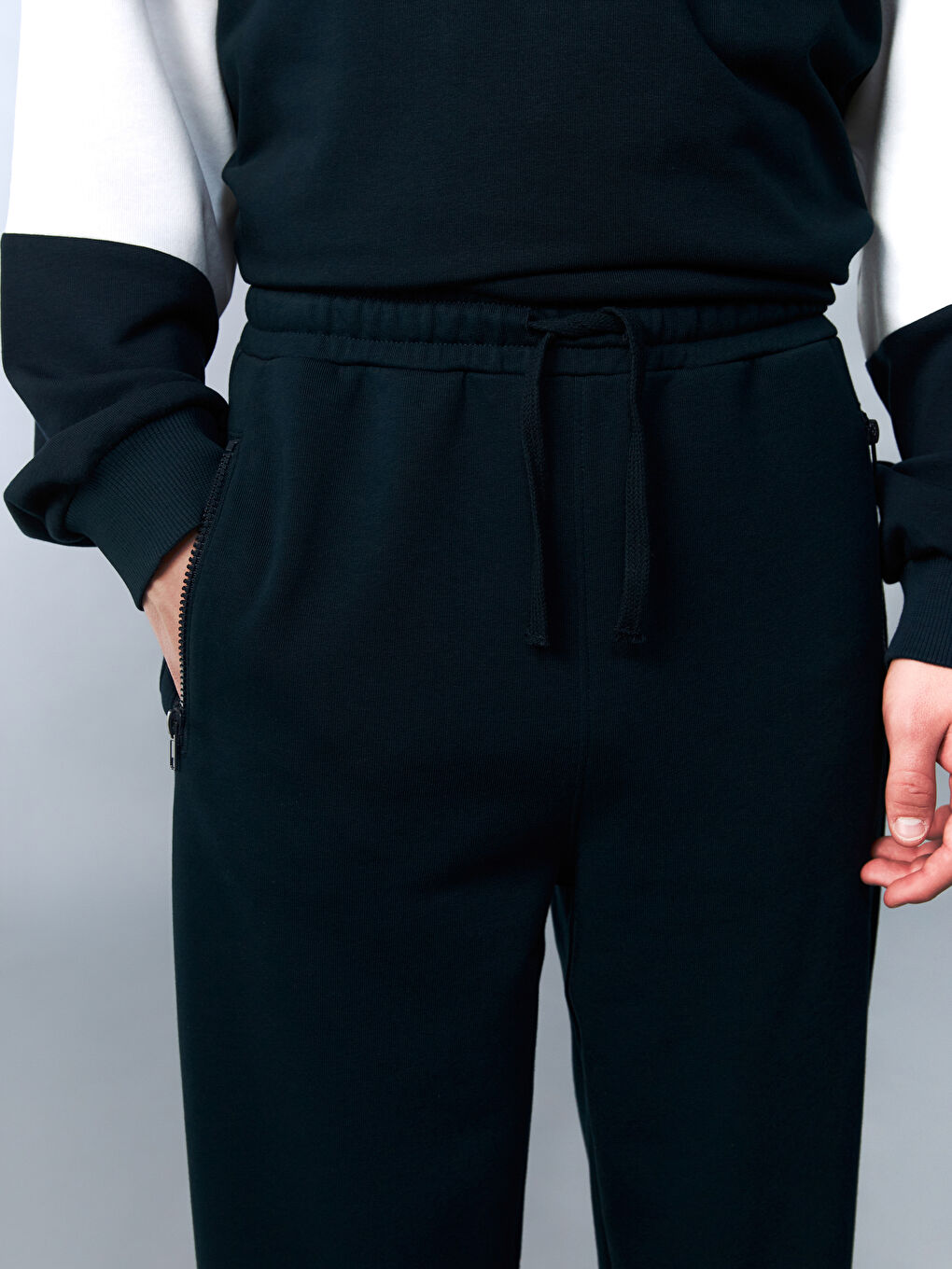 Elasticated Waist Young Men's Jogger Sweatpants-2