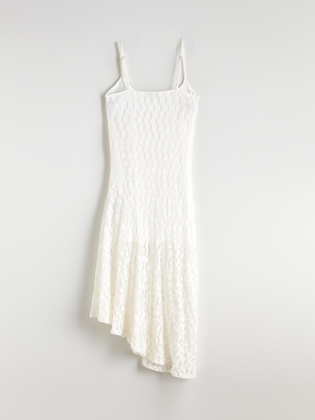 Beyaz U Yaka Askılı Dantelli Elbise-5