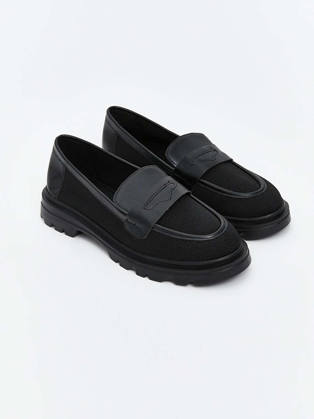 Siyah Deri Görünümlü Kadın Laafer