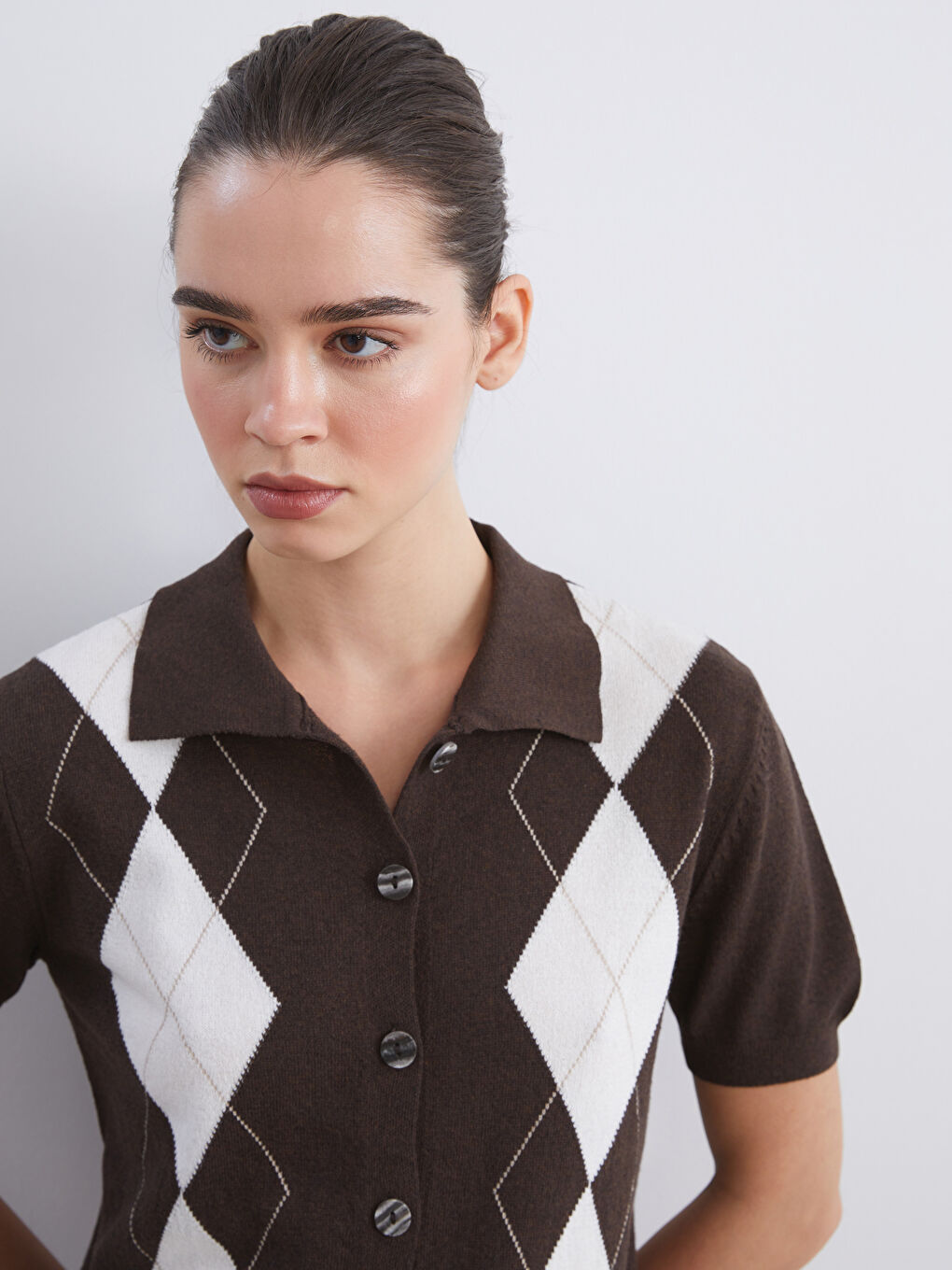 Kahverengi Polo Yaka Baklava Desenli Kadın Triko Hırka-2