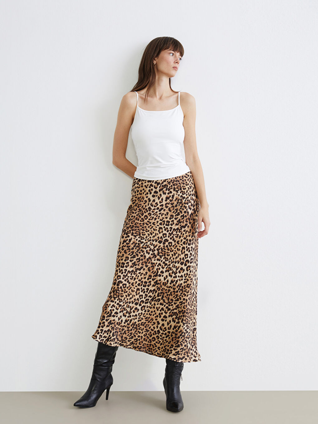 Ekru Kare Yaka Kadın Atlet-1