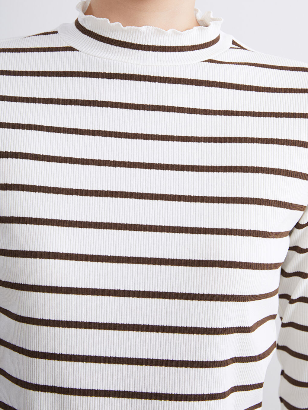 Kahverengi Dik Yaka Çizgili Kadın Body-3