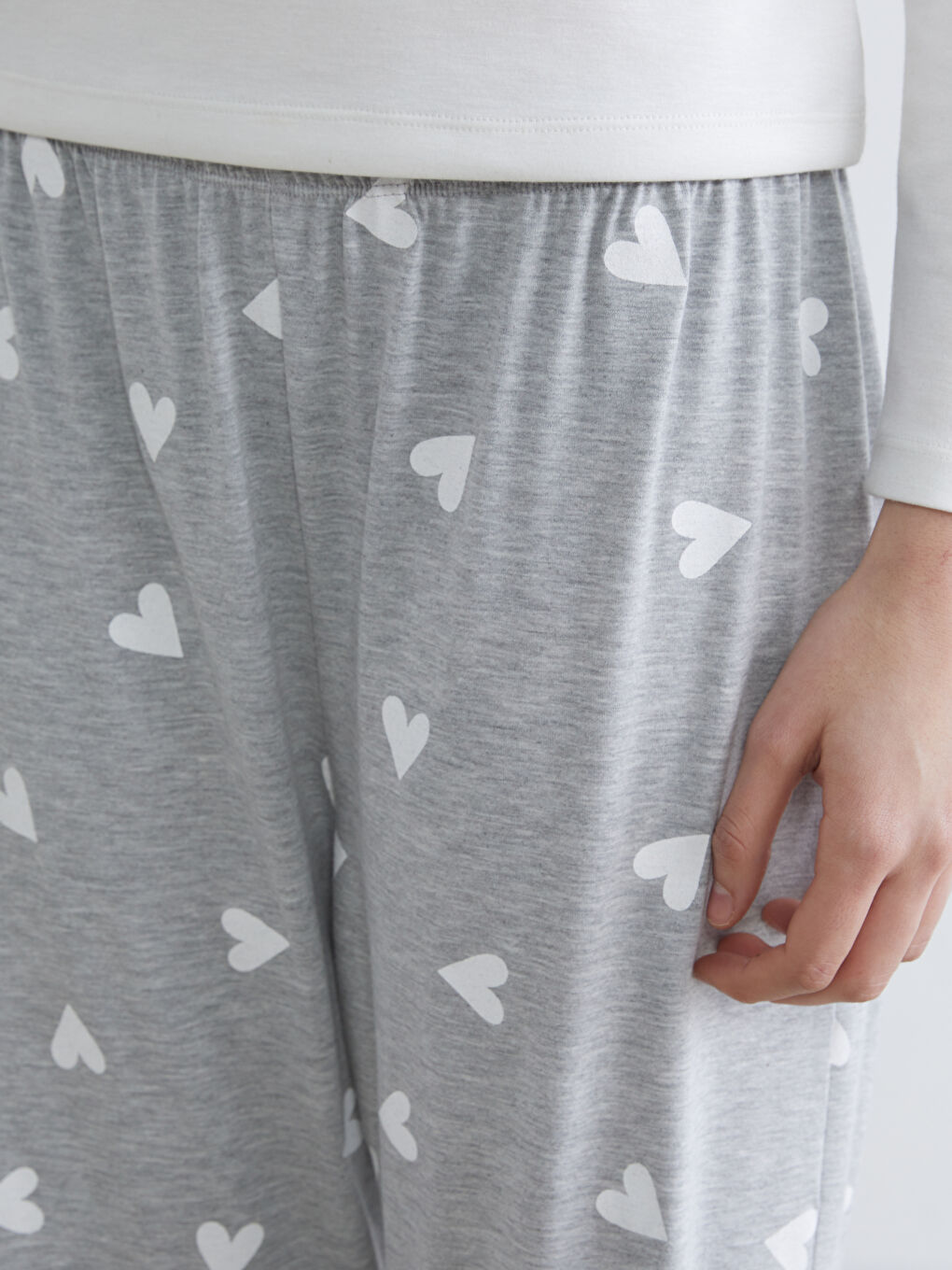 Gri Beli Lastikli Kalp Baskılı Kadın Pijama Altı-2