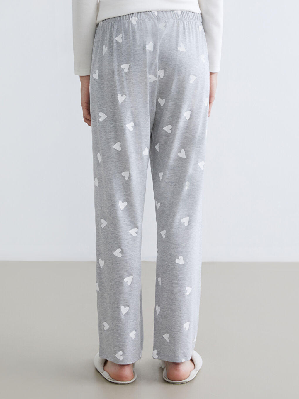 Gri Beli Lastikli Kalp Baskılı Kadın Pijama Altı-3