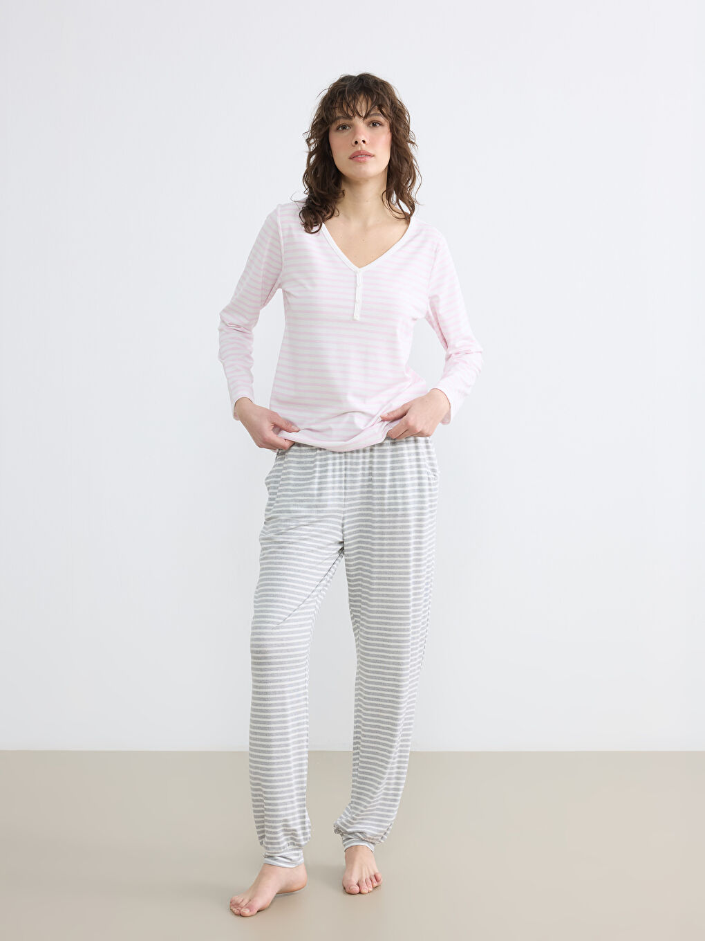 Полосатые женские пижамные брюки джоггеры с эластичным поясом