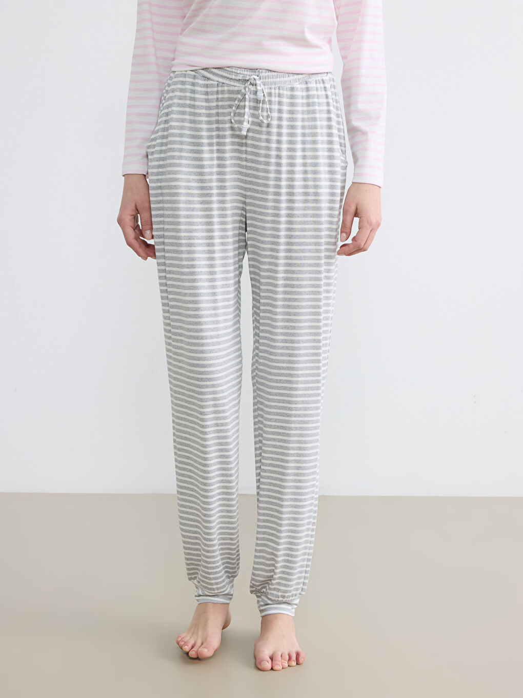 Полосатые женские пижамные брюки джоггеры с эластичным поясом-1