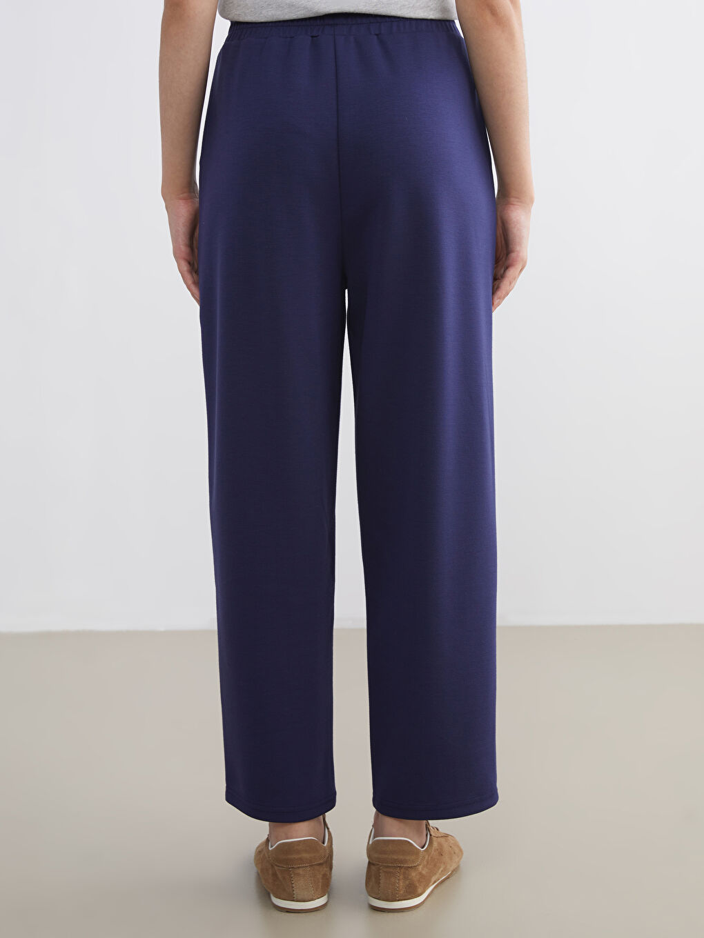 Women's Sweatpants with Elastic Waist-3