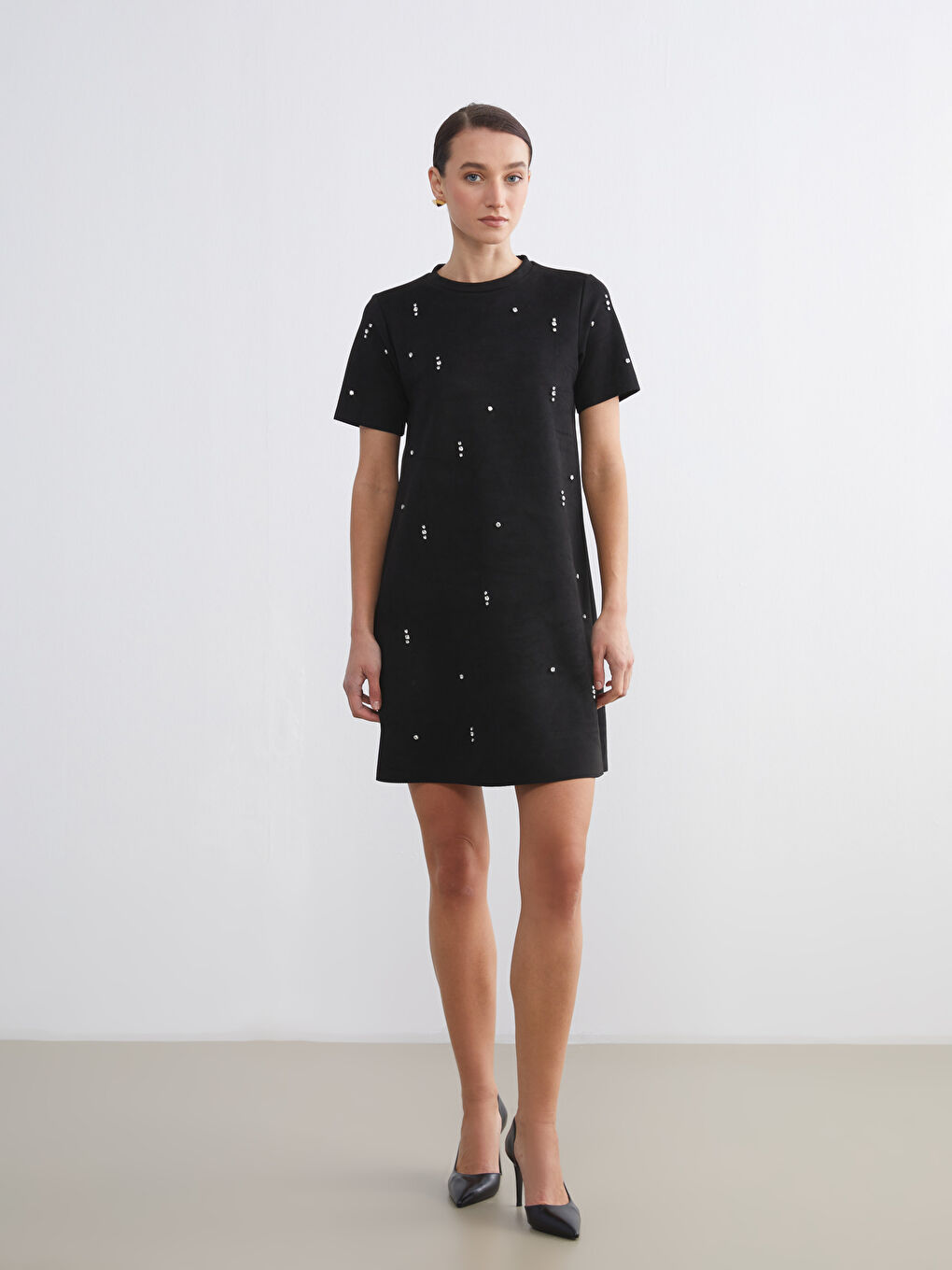 Siyah Bisiklet Yaka Taşlı Mini Elbise-1