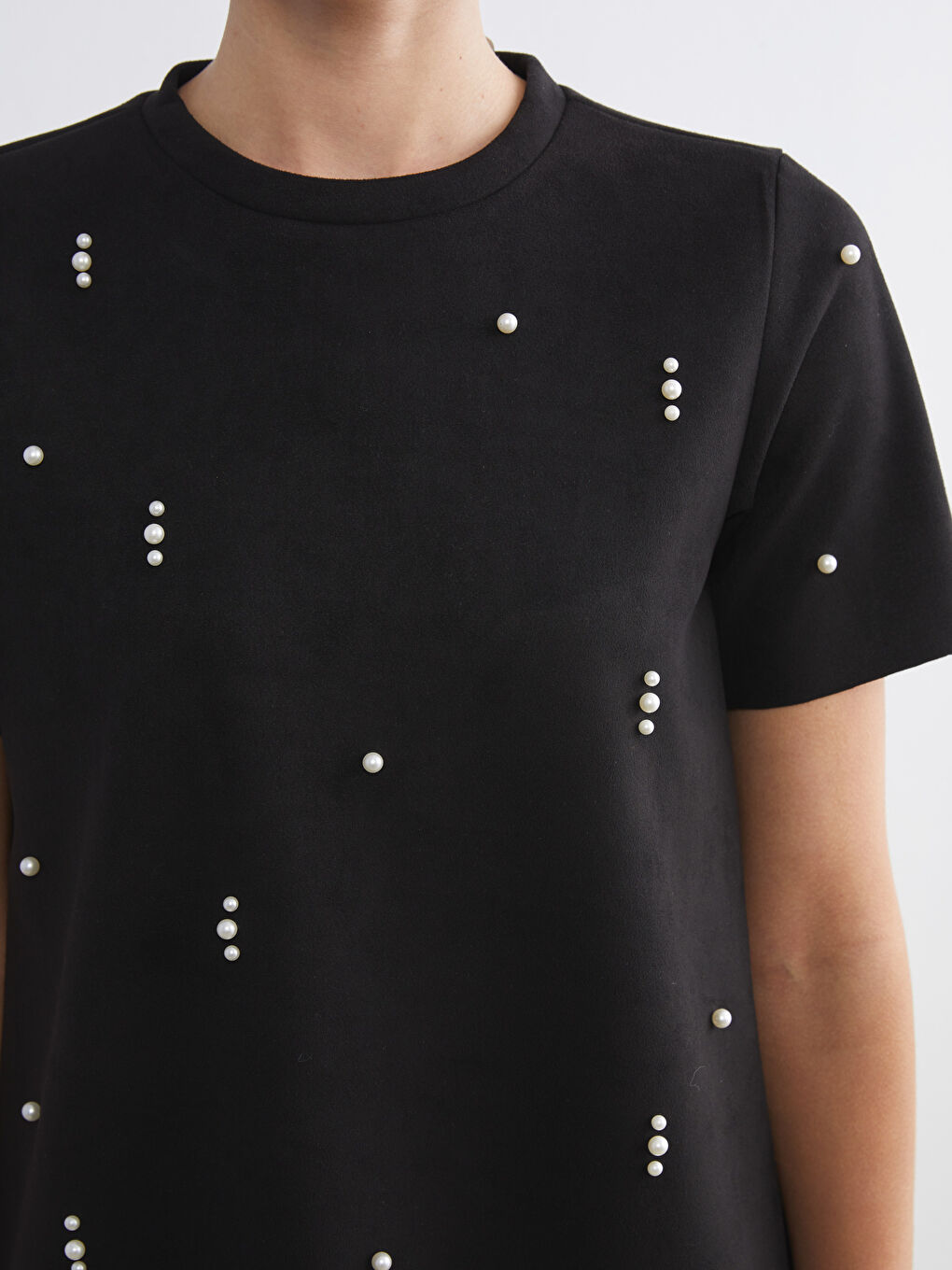 Siyah Bisiklet Yaka İnci İşlemeli Elbise-2