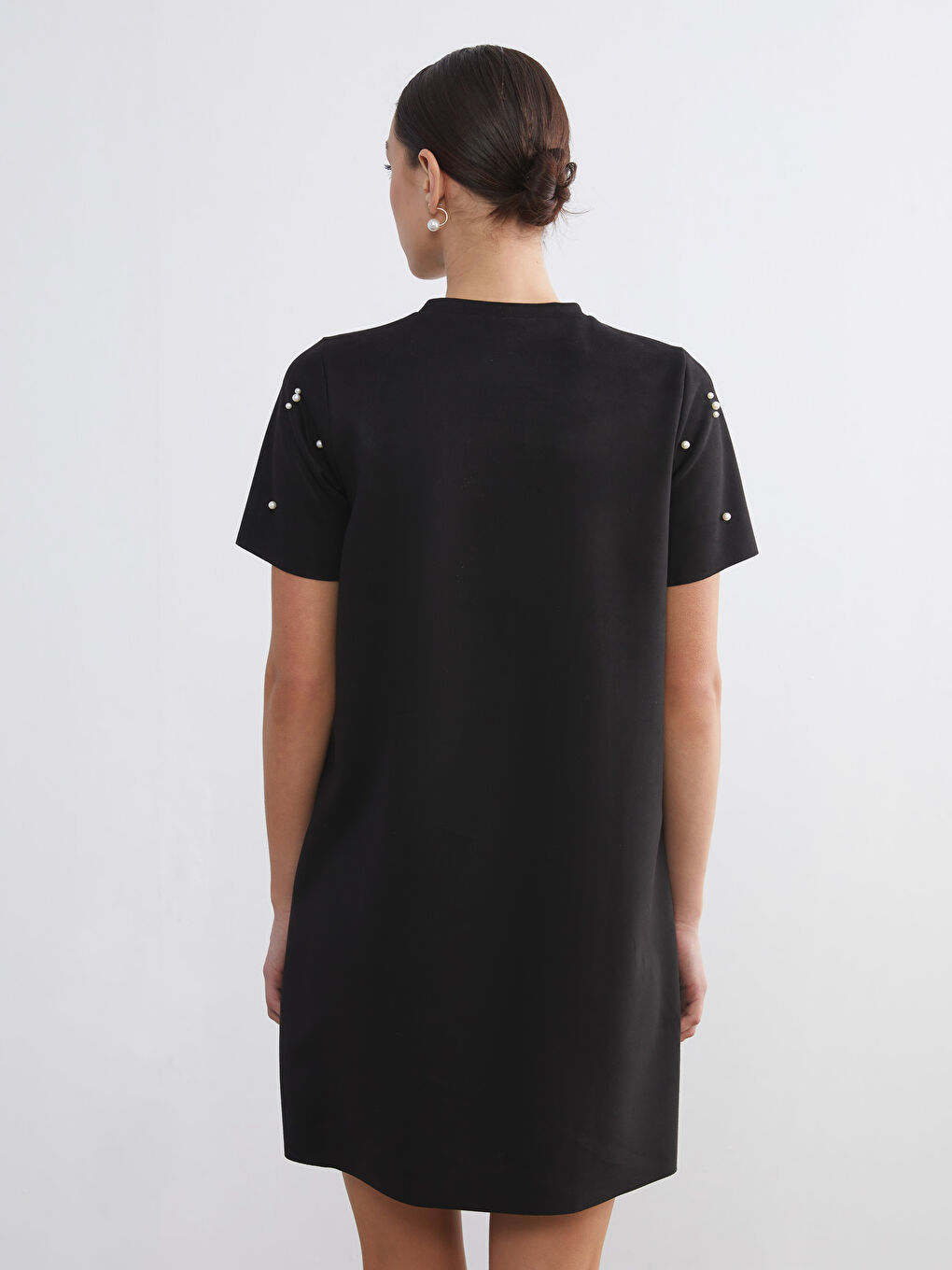 Siyah Bisiklet Yaka İnci İşlemeli Elbise-3