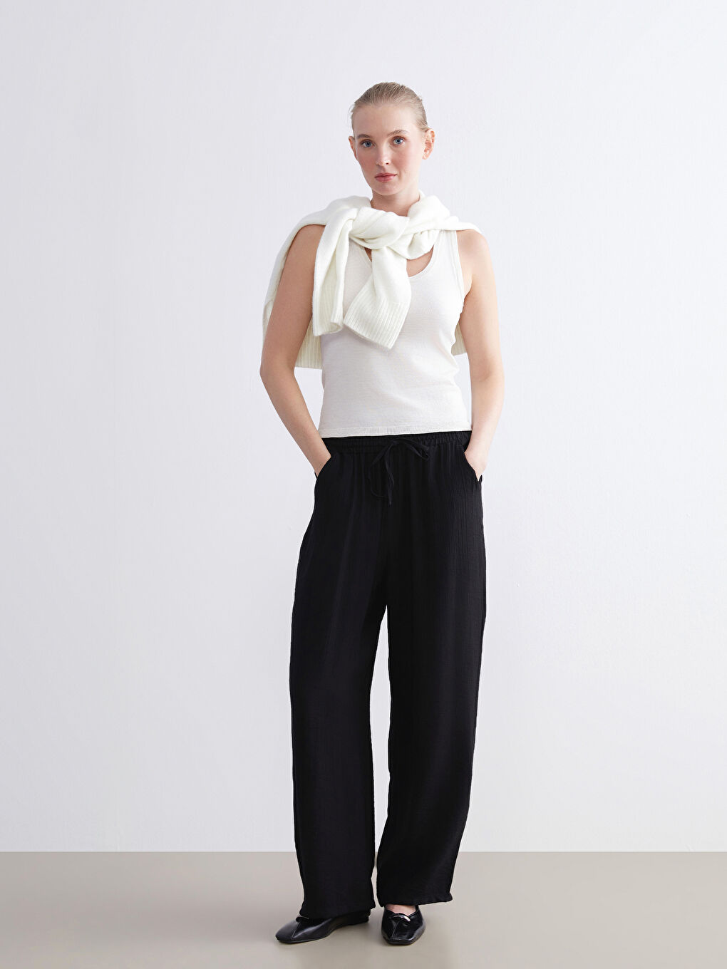 LCWAIKIKI Classic Elastic Waist Wide Leg Women's Trousers -W5KL78Z8-CVL
