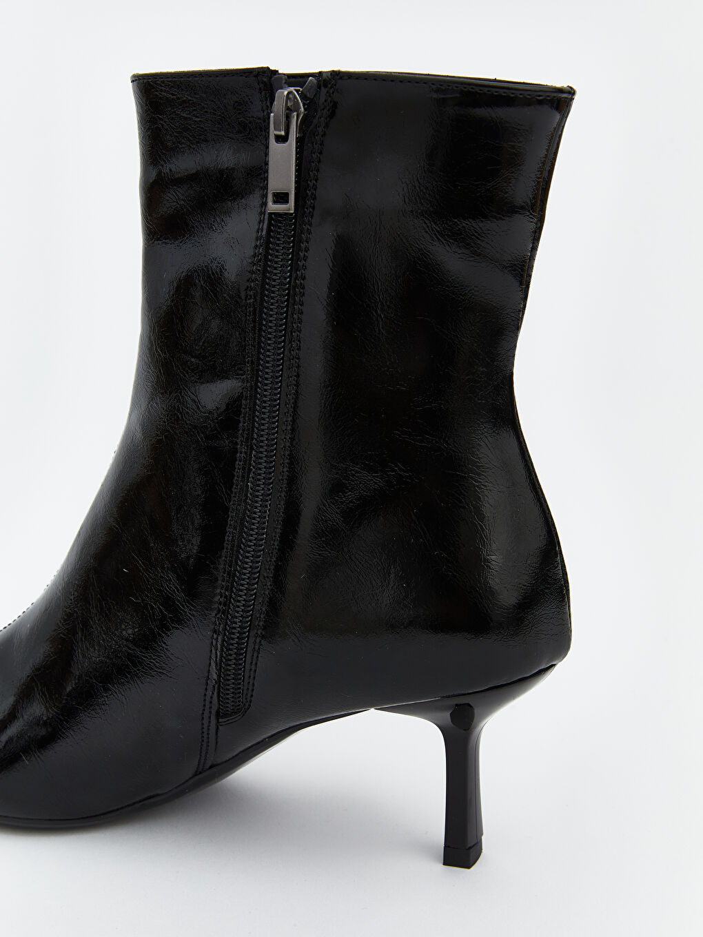 Siyah Deri Görünümlü Kadın Topuklu Bot-4