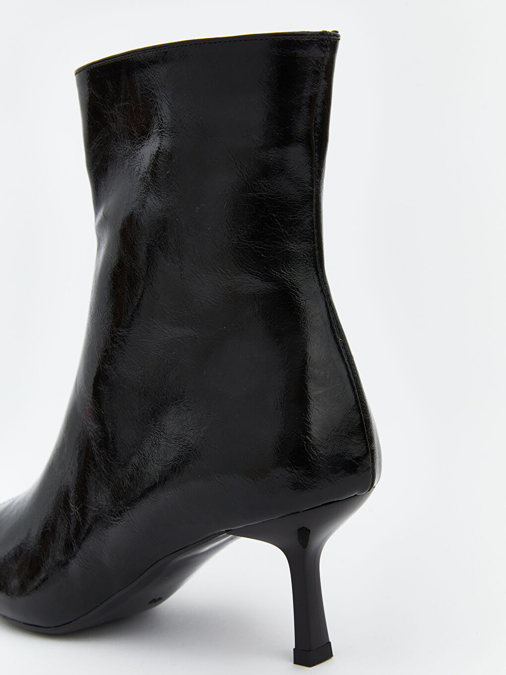 Siyah Deri Görünümlü Kadın Topuklu Bot-5