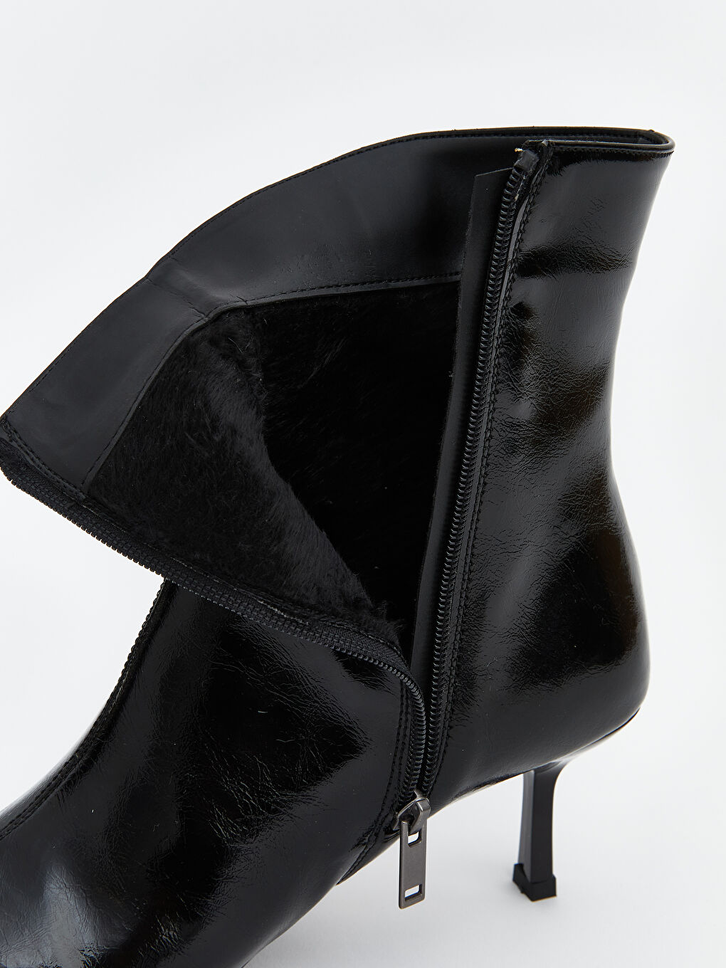 Siyah Deri Görünümlü Kadın Topuklu Bot-6