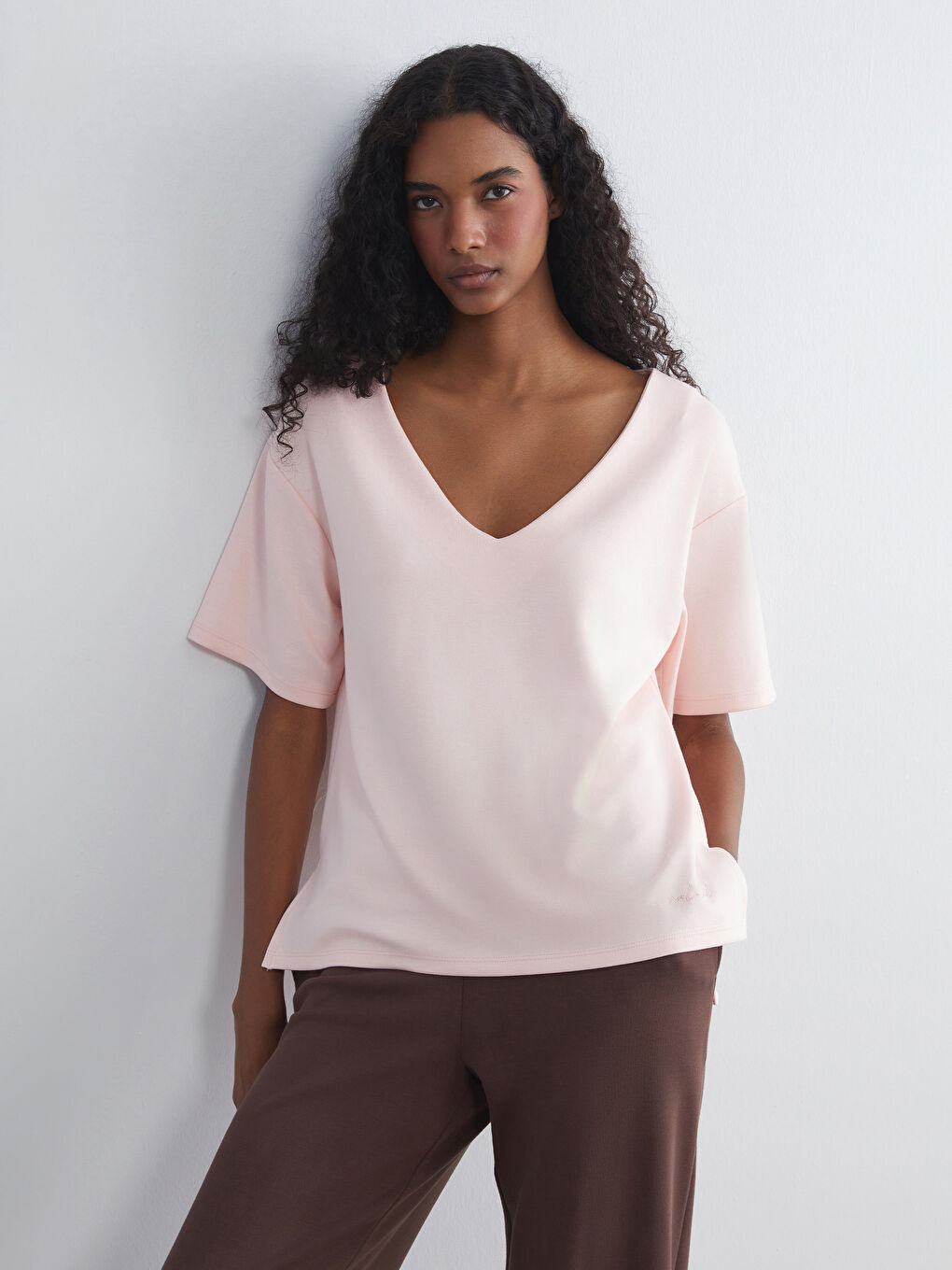 Pembe V Yaka Kadın Tişört