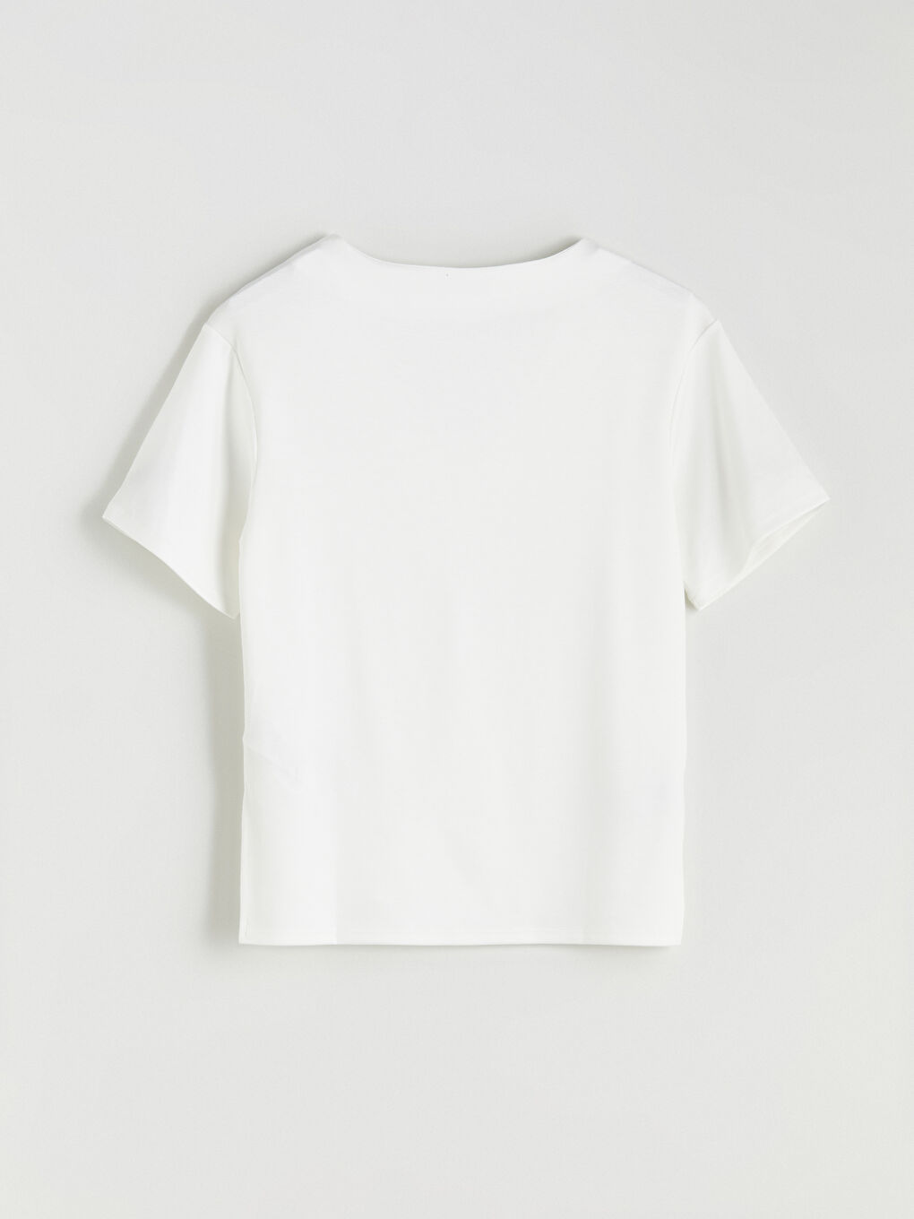 Ekru V Yaka Kadın Tişört-5