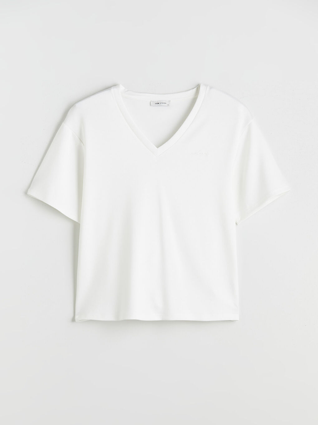 Ekru V Yaka Kadın Tişört-4