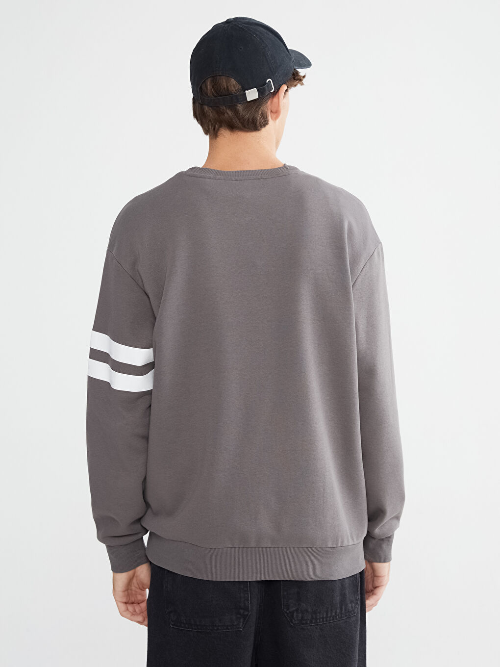 Gri Bisiklet Yaka One Piece Baskılı Erkek Sweatshirt-3