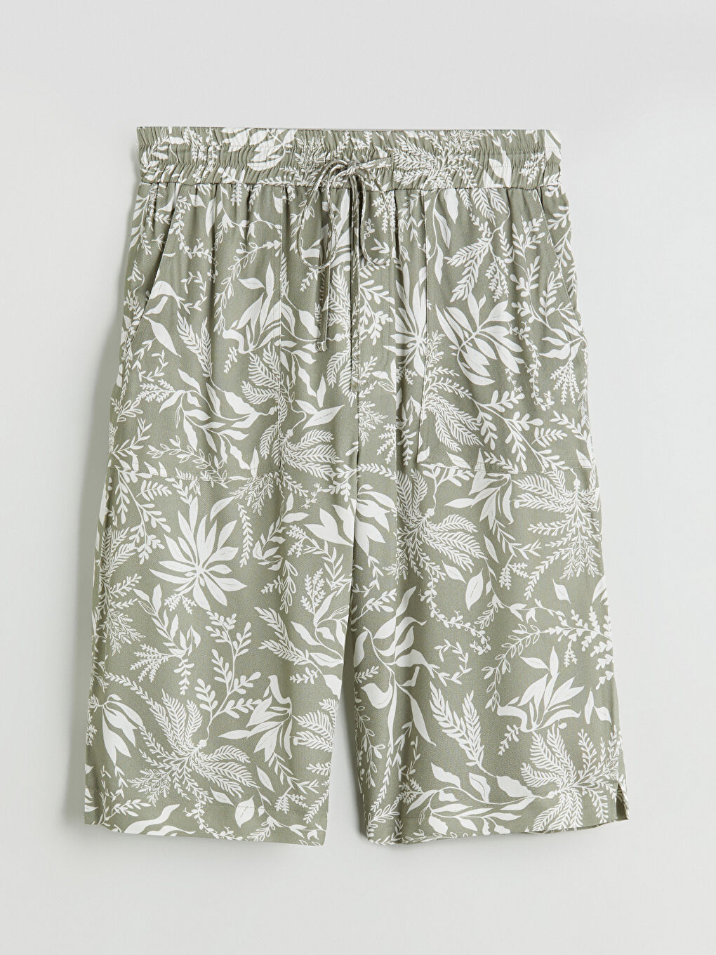 Yeşil Beli Lastikli Çiçekli Kadın Şort-6