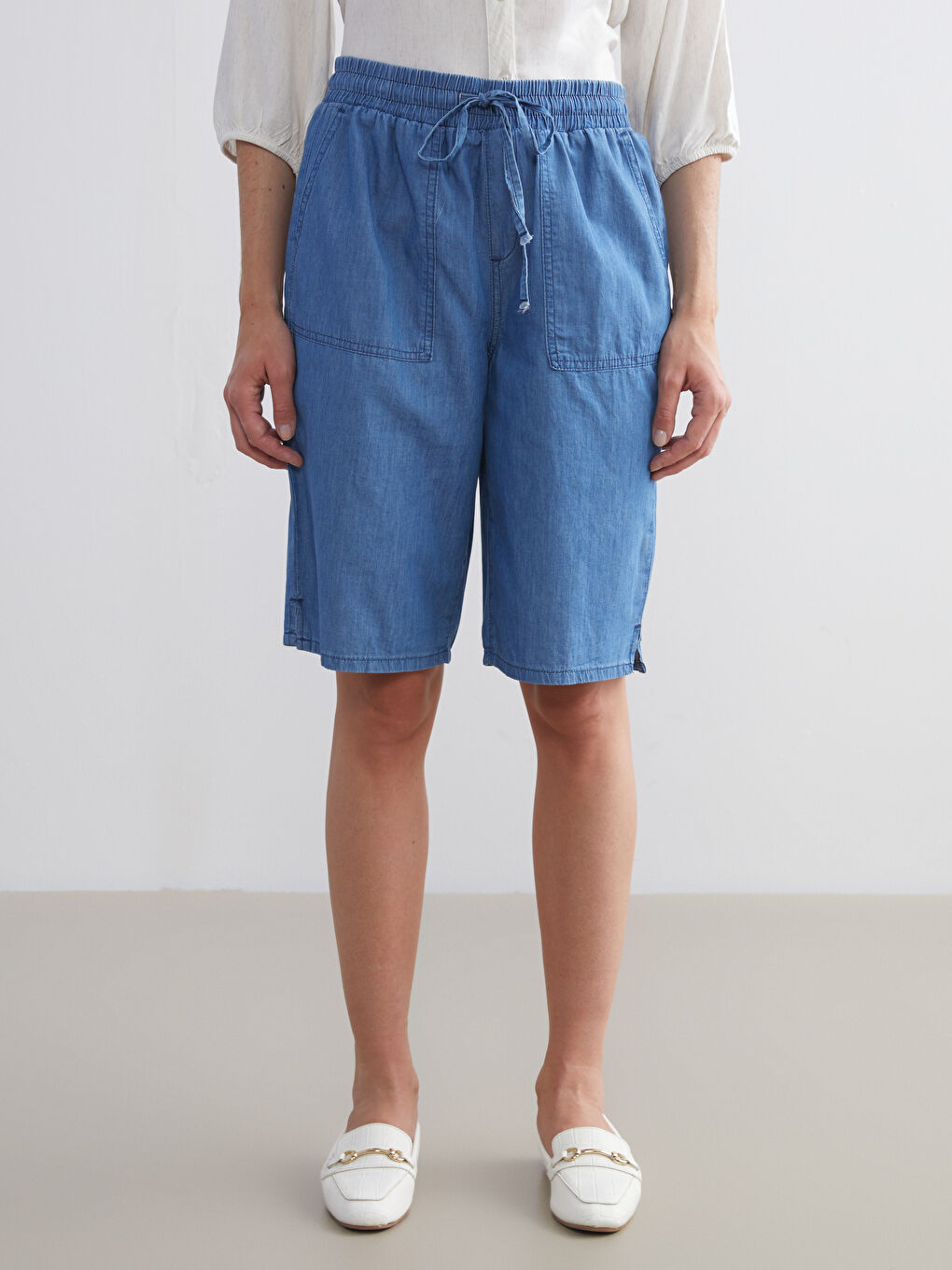 Mavi Beli Lastikli Bermuda Fit Kadın Jean Şort-2