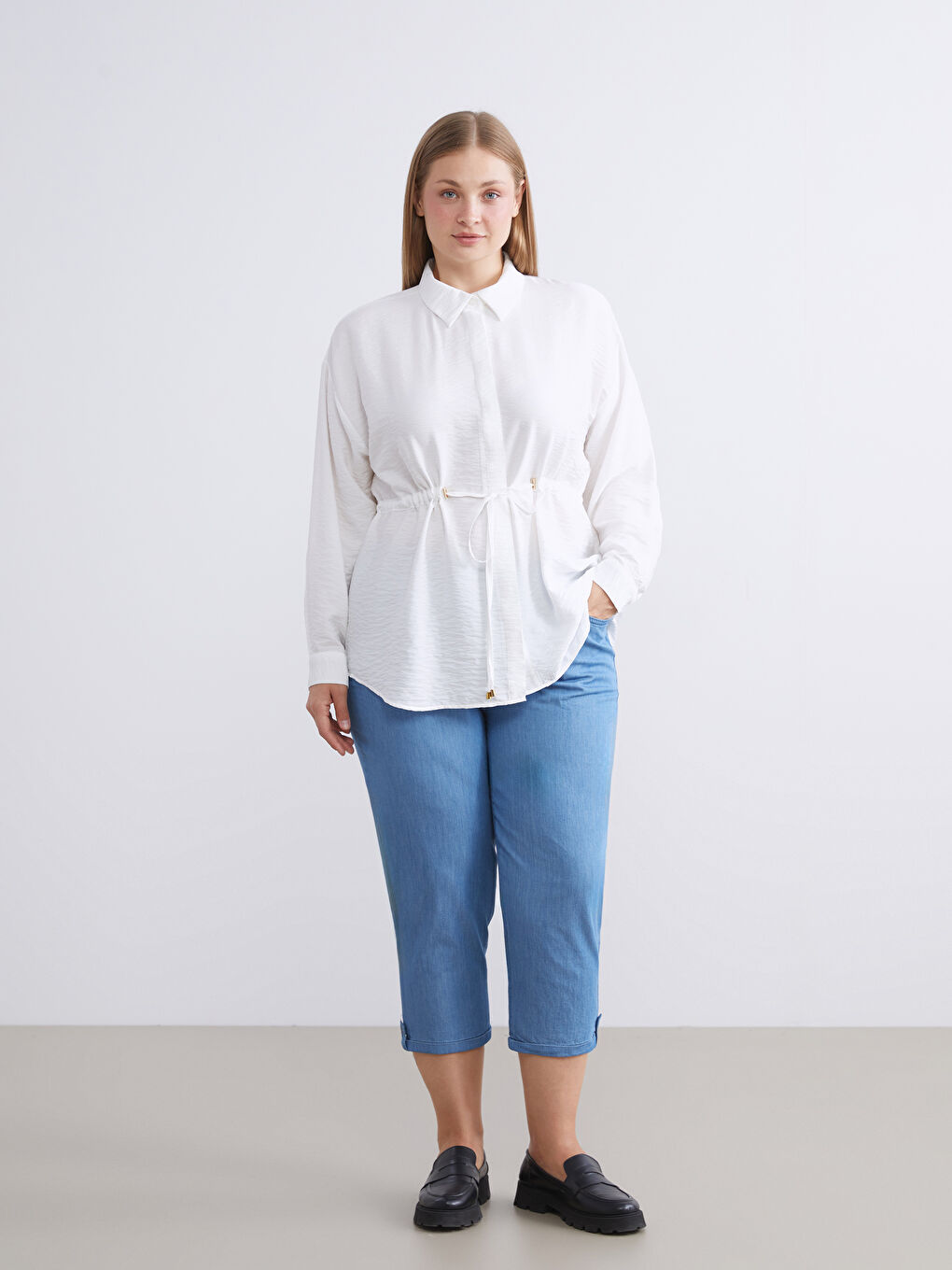 Mavi Beli Lastikli Kadın Jean Kapri-1