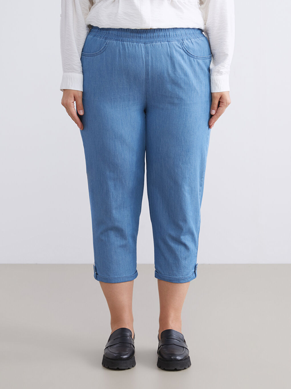 Mavi Beli Lastikli Kadın Jean Kapri-5