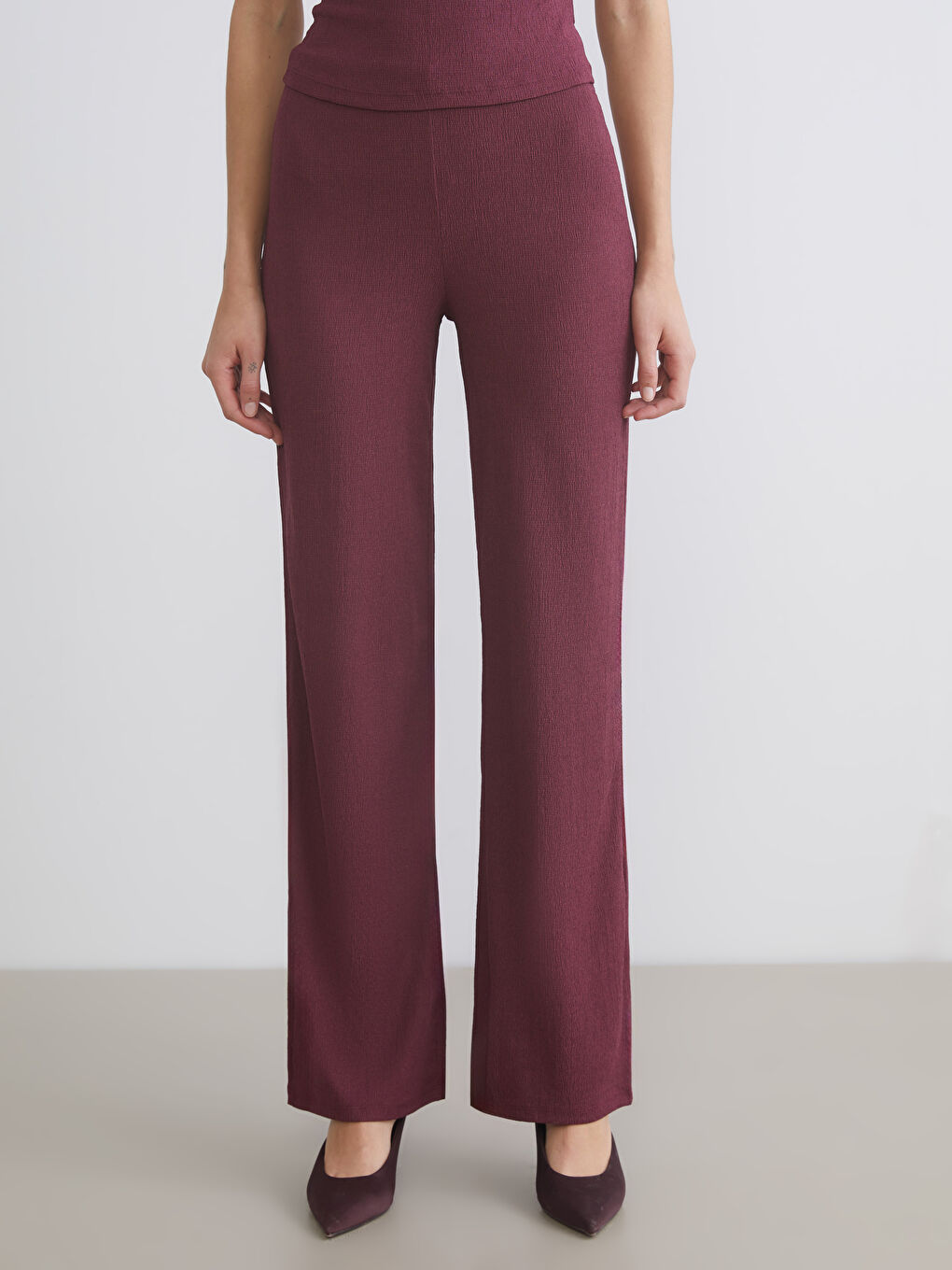 Bordo Beli Lastikli Dokulu Geniş Paça Kadın Pantolon-1