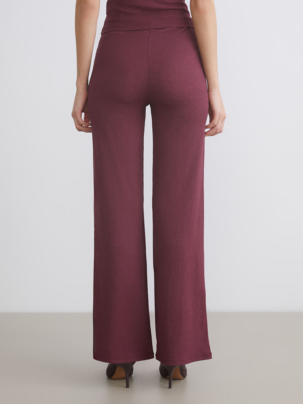 Bordo Beli Lastikli Dokulu Geniş Paça Kadın Pantolon-3