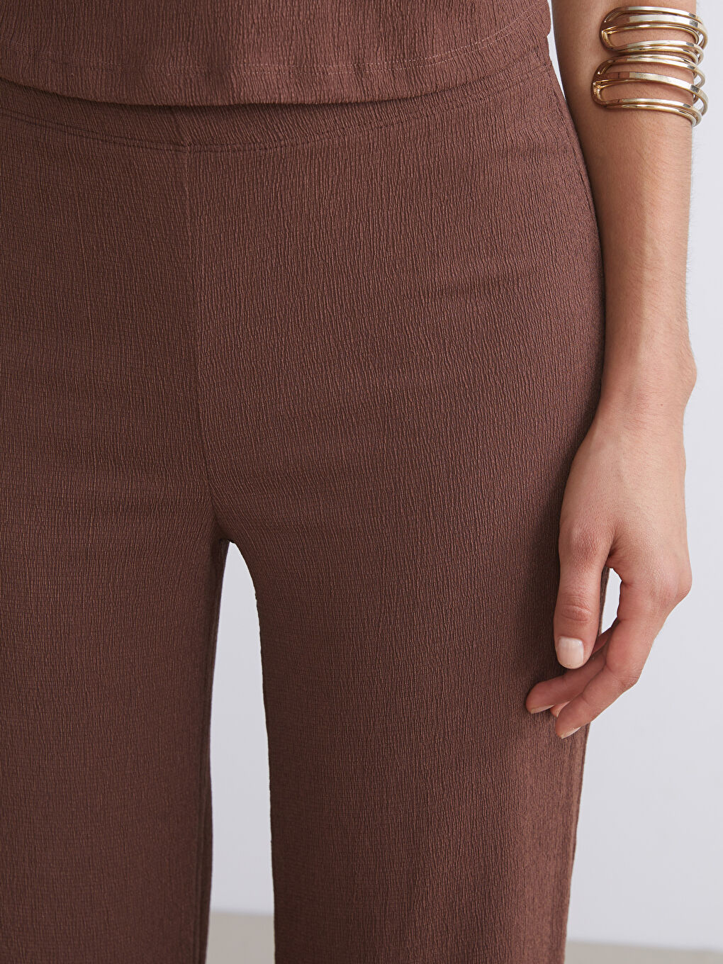 Kahverengi Beli Lastikli Dokulu Geniş Paça Kadın Pantolon-2