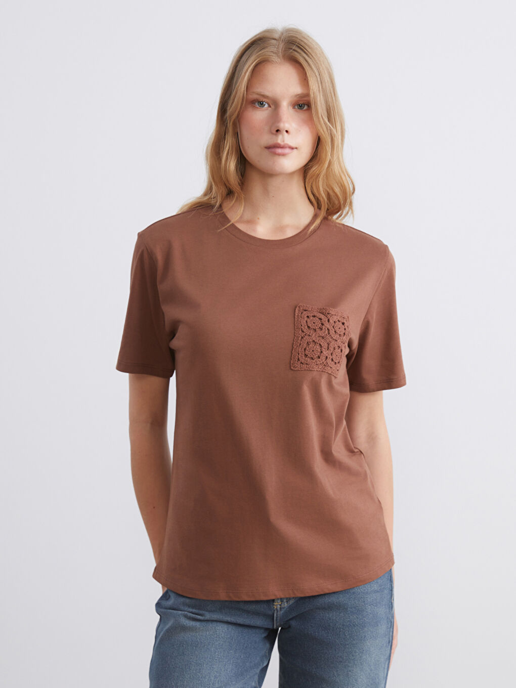 Kahverengi Bisiklet Yaka Dantel Cepli Kadın Tişört
