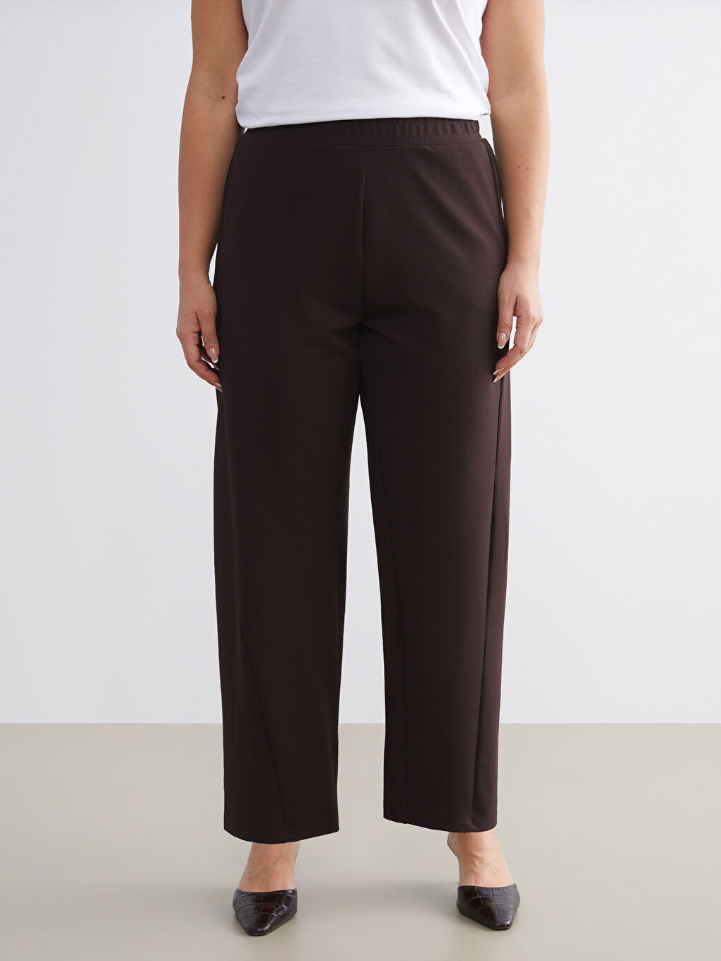 Kahverengi Beli Lastikli Geniş Paça Kadın Pantolon-5