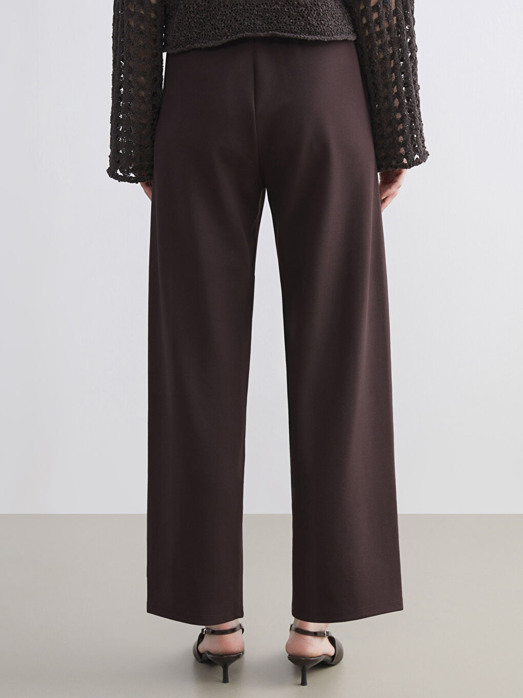 Kahverengi Beli Lastikli Geniş Paça Kadın Pantolon-4