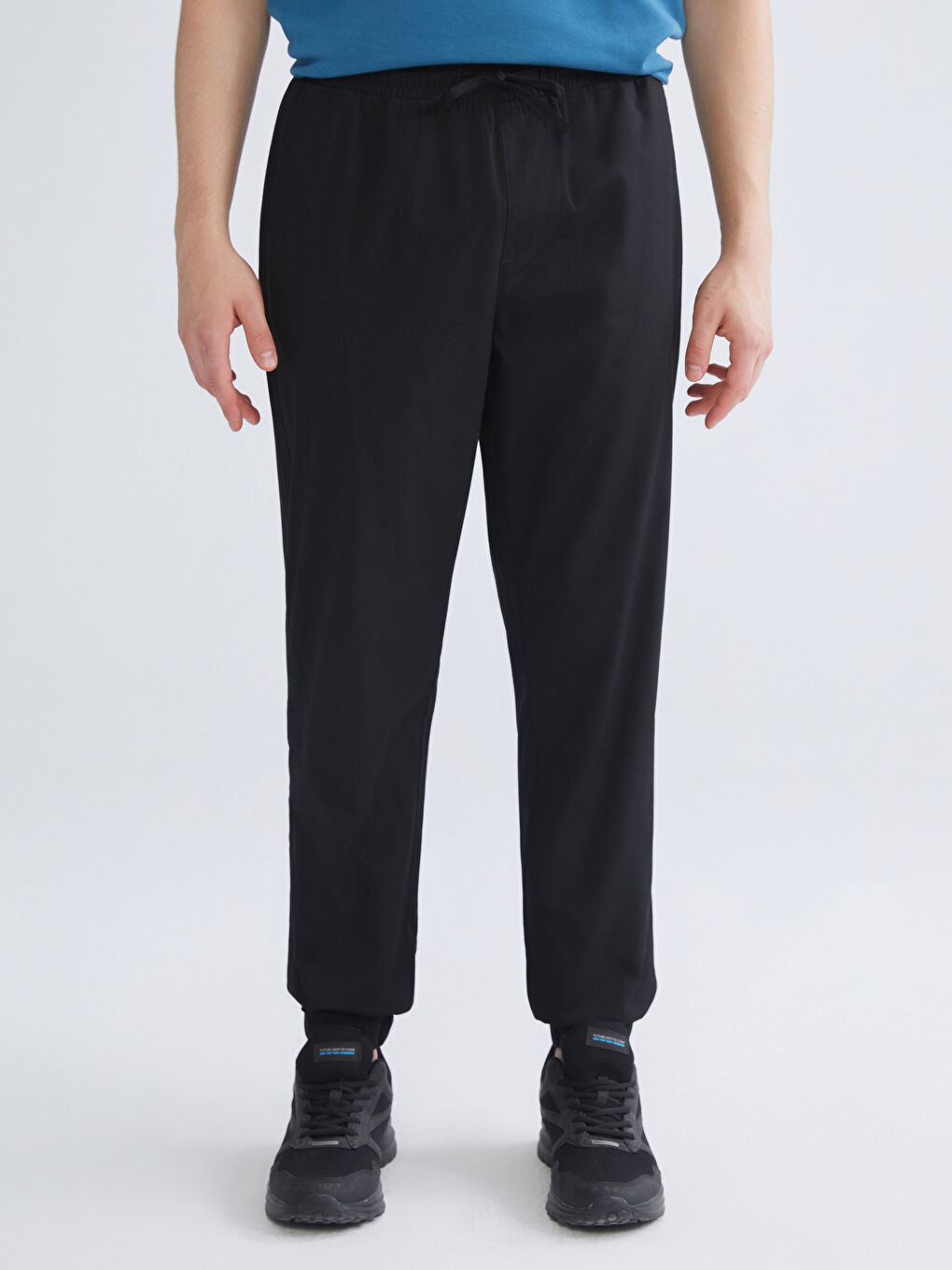 Siyah Standart Kalıp Erkek Jogger Pantolon-1